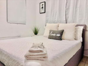 Close to Isla Verde beach, airport and main tourist attractions